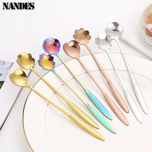 Kit 4 Colheres Flor de Aço – Elegância à Mesa